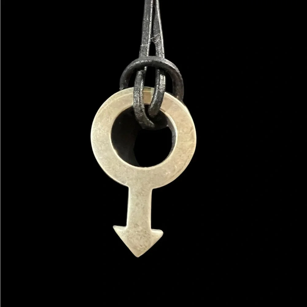 Gucci Gender Symbol Necklace⬇️ - Picture 9 of 10